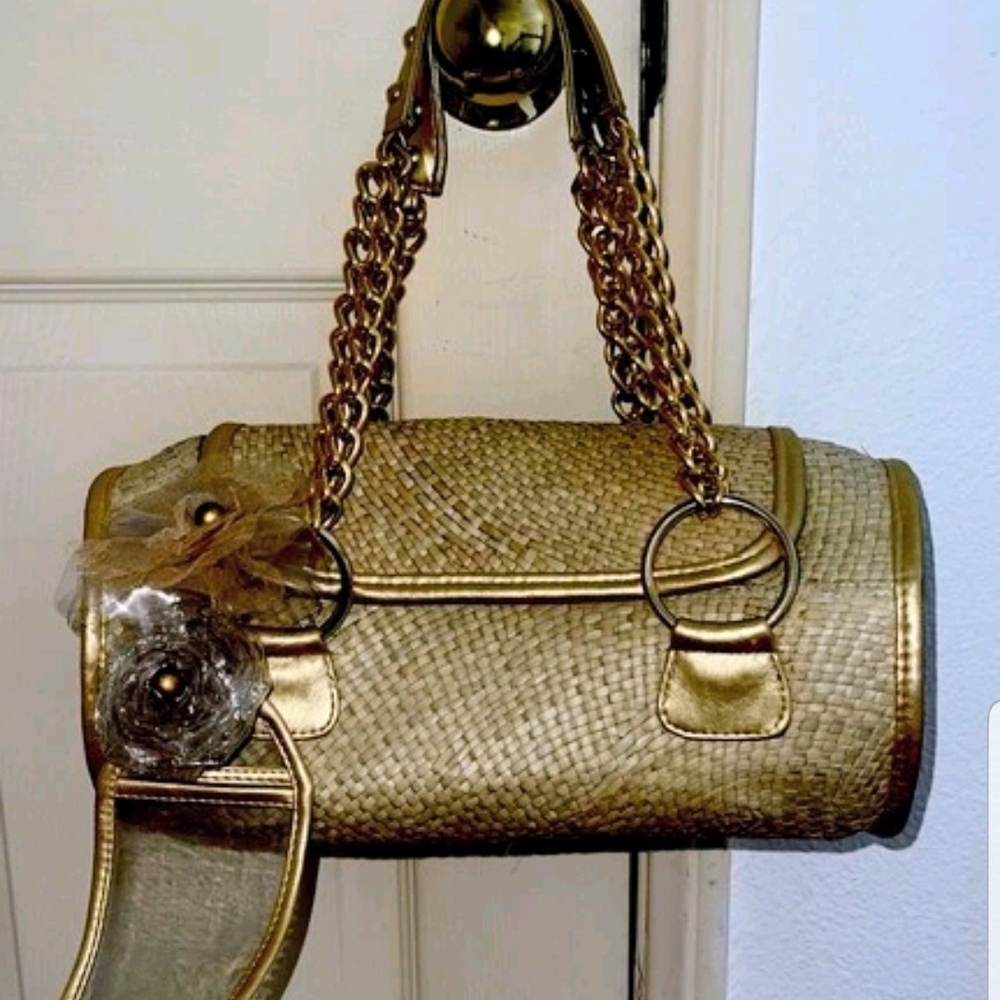 Chic Gold Woven Shoulder Bag